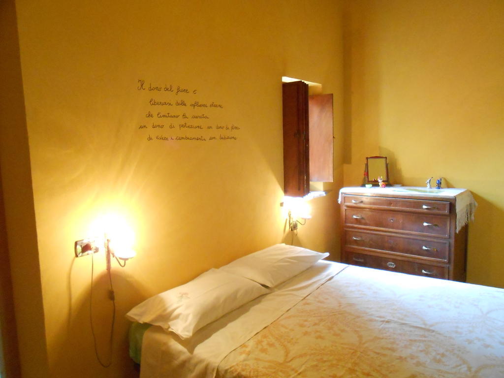 Azienda Agrituristica Risveglio Naturale Varese Ligure Δωμάτιο φωτογραφία